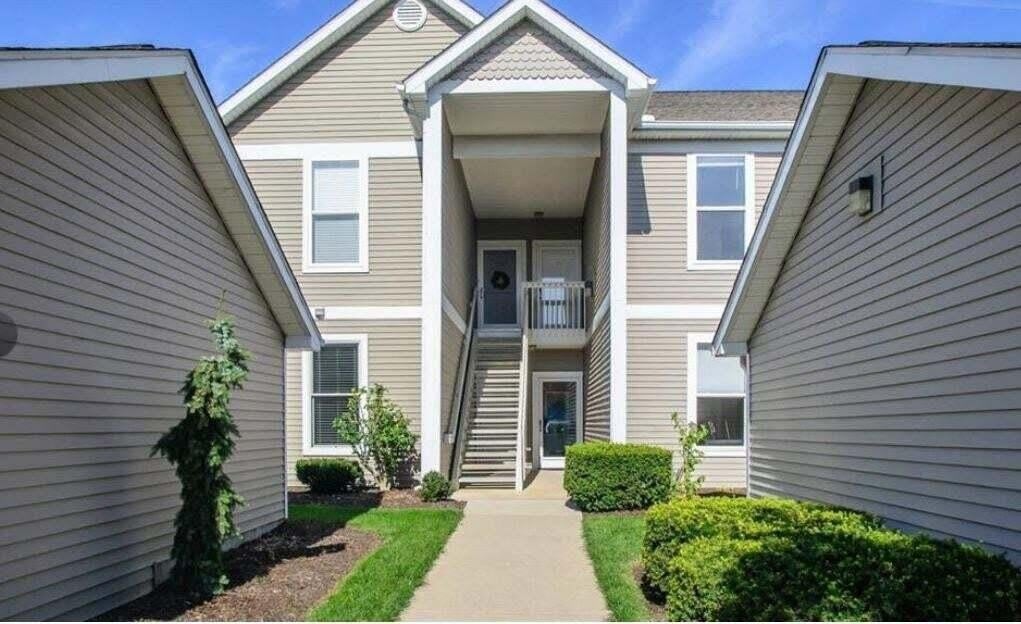 1430 S Fox Pointe Circle – photo 1