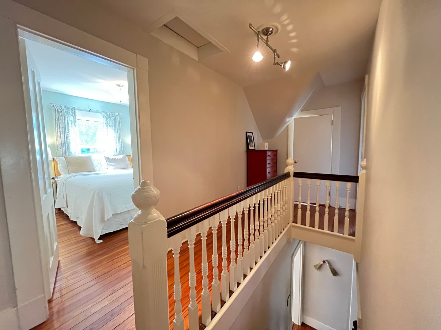 Beautiful East Rock Single Family House! Hooker School District! – photo 4