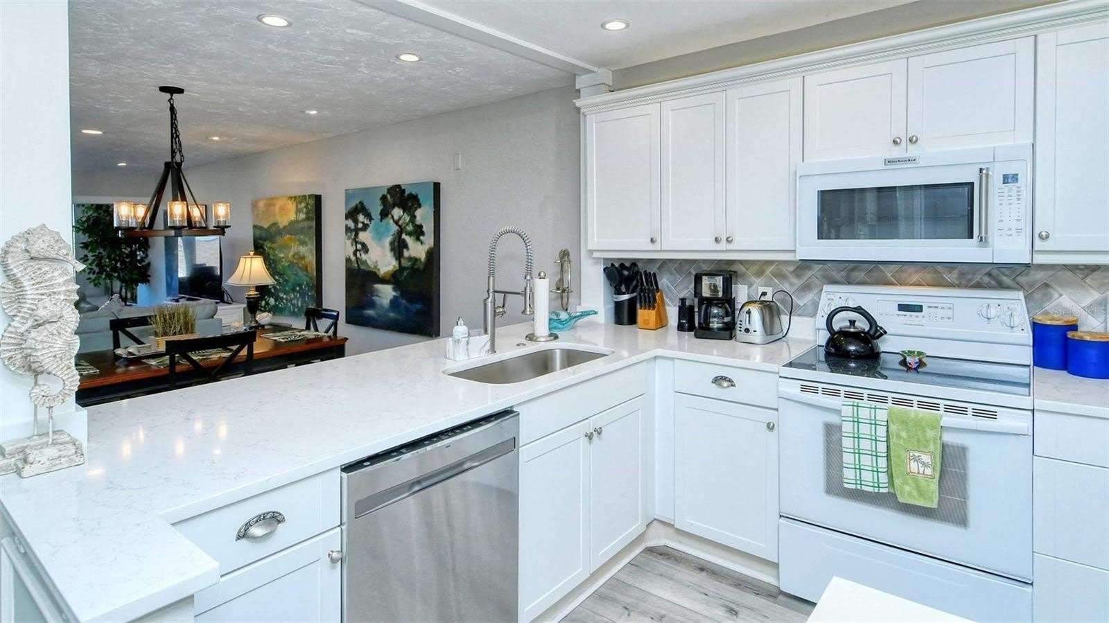 1255 E PEPPERTREE Drive – photo 4