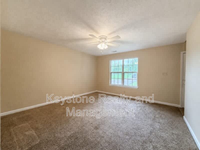 2050 Carneal Lane – photo 2