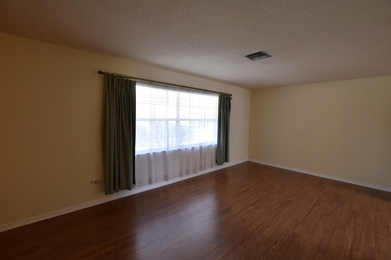 Charming 3 Bed 2 Bath Home For Rent In Winter Park Fl – photo 2