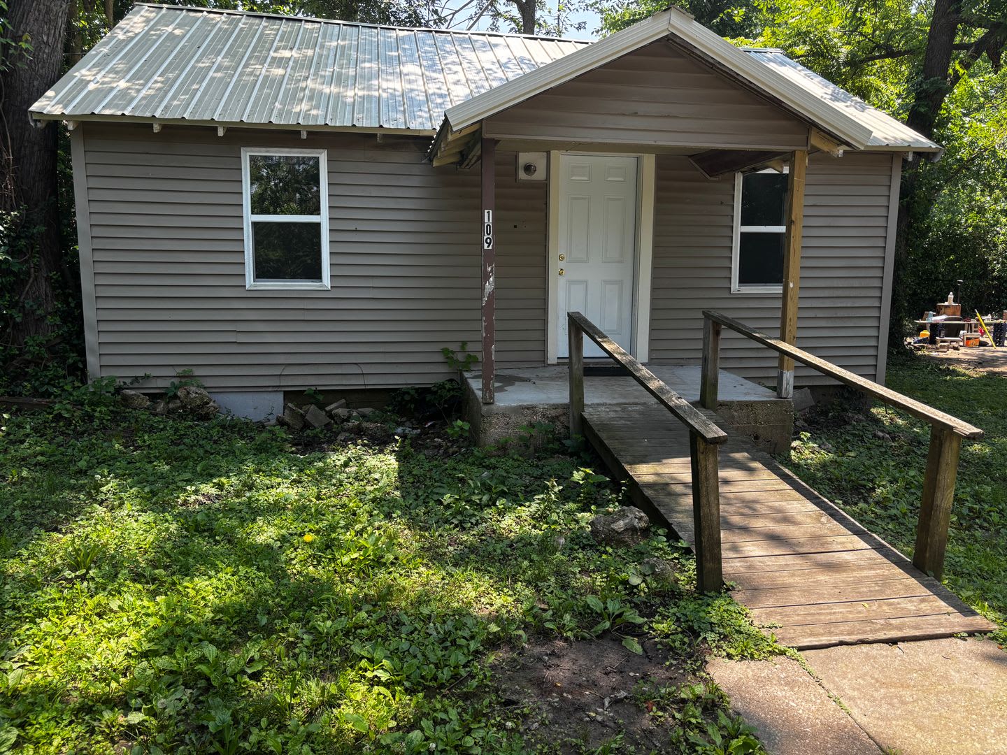 1 BEDROOM 1 BATHROOM HOUSE FOR RENT – photo 1