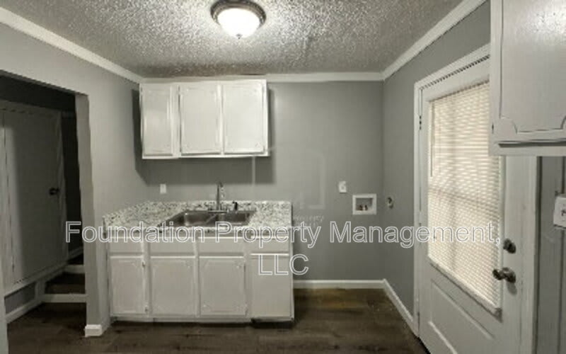 3181 Parham Street – photo 3