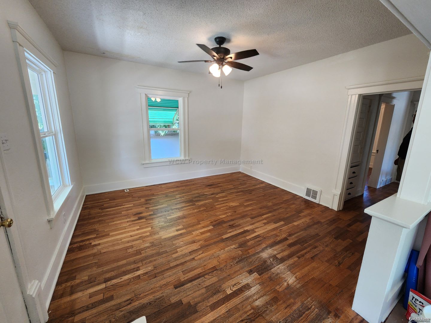 Attractive Updated 3 Br 1Bth With Covered Parking – photo 3