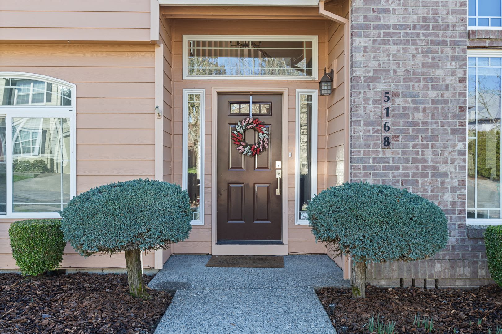 Stunning Se Gresham Home W Huge Bonus Room – photo 2