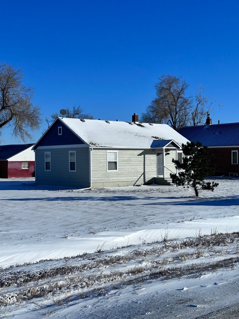 Beautiful 2 bedroom home avail NOW in the country. – photo 3