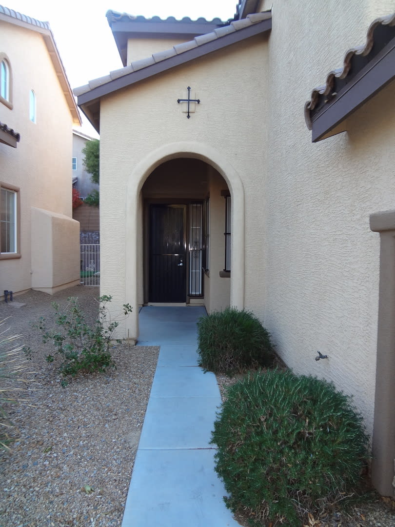 BEAUTIFUL 2,022 SQ. FT. HOME HAS 4 BEDROOM, 2.5 BATHROOM, 2 CAR GARAGE – photo 2