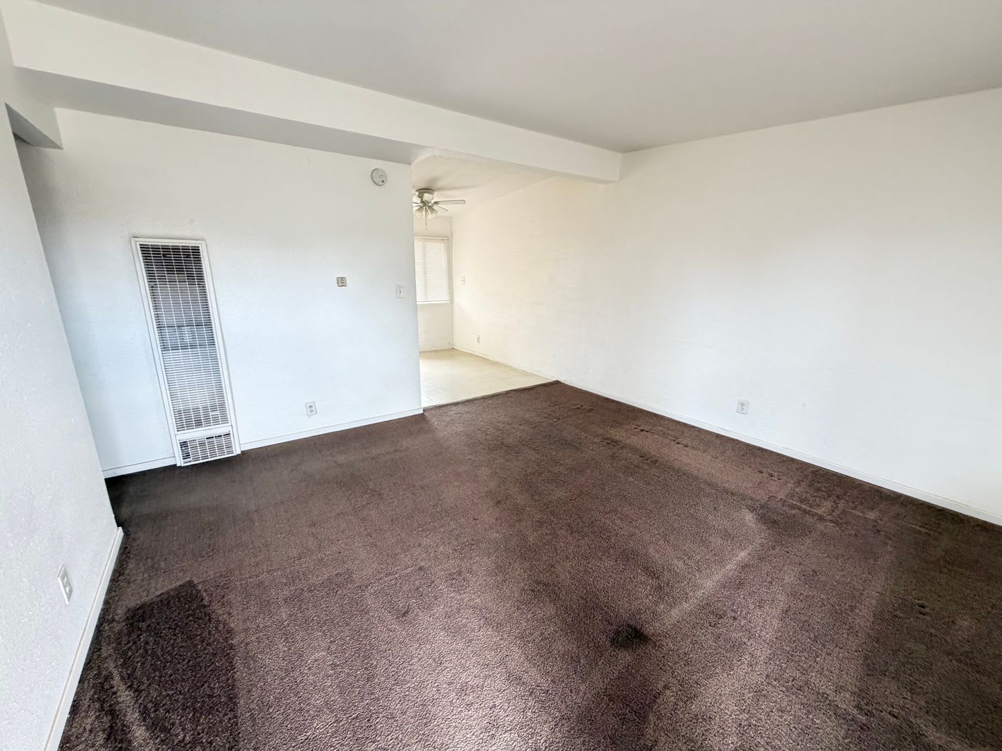 Cozy two bedroom, available for move in now! – photo 3