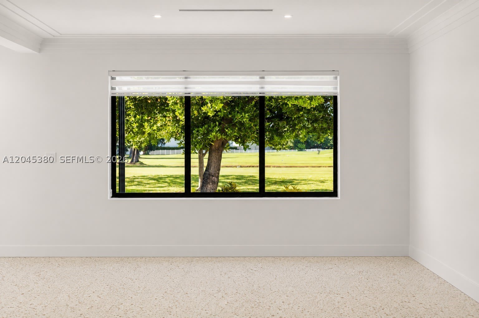 365 Fairway Dr – photo 3
