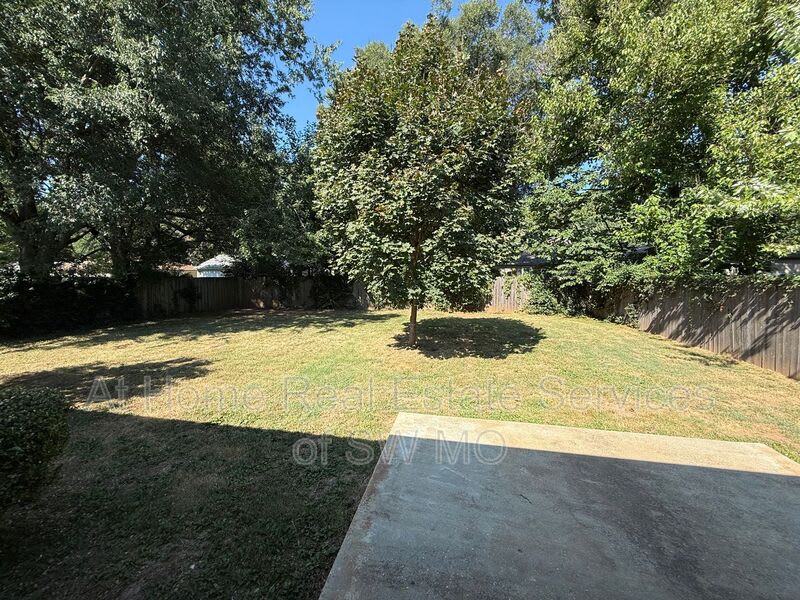 2027 S Kentwood – photo 2