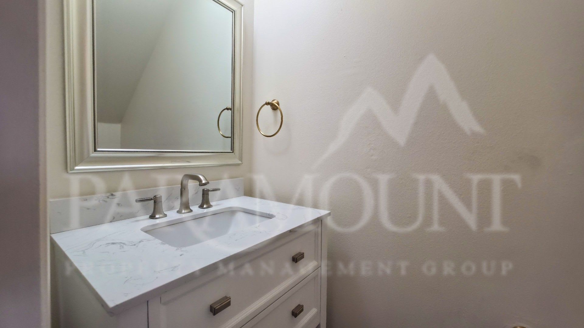 Fully Transformed End Unit in Downtown Poulsbo – photo 4