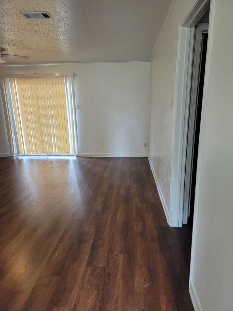 3 bedroom 1.5 bathroom – photo 4