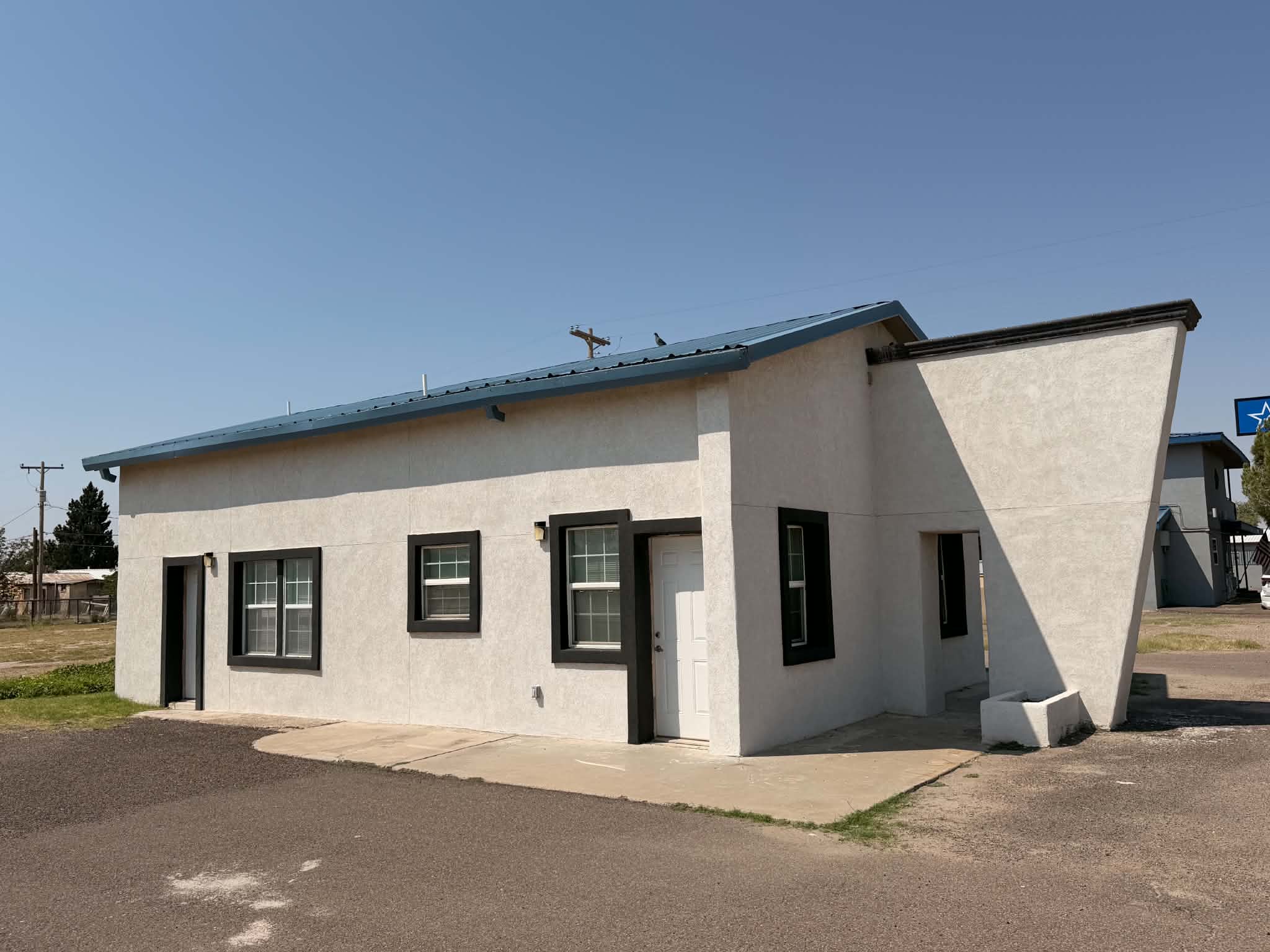 1018 East 3rd Street1018 East 3rd Street1018 East 3rd Street – photo 2