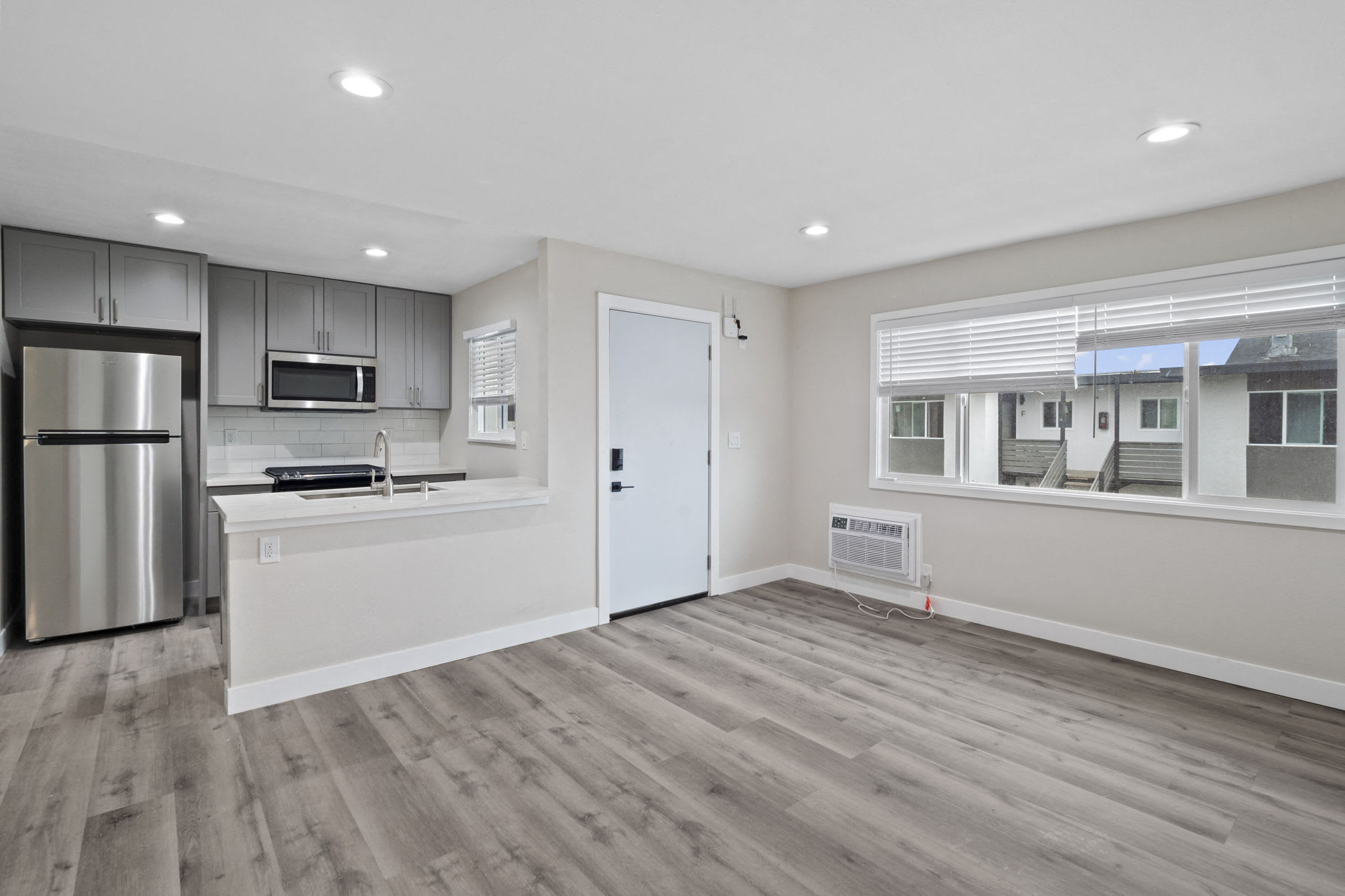 Charle Square Apartments – photo 3