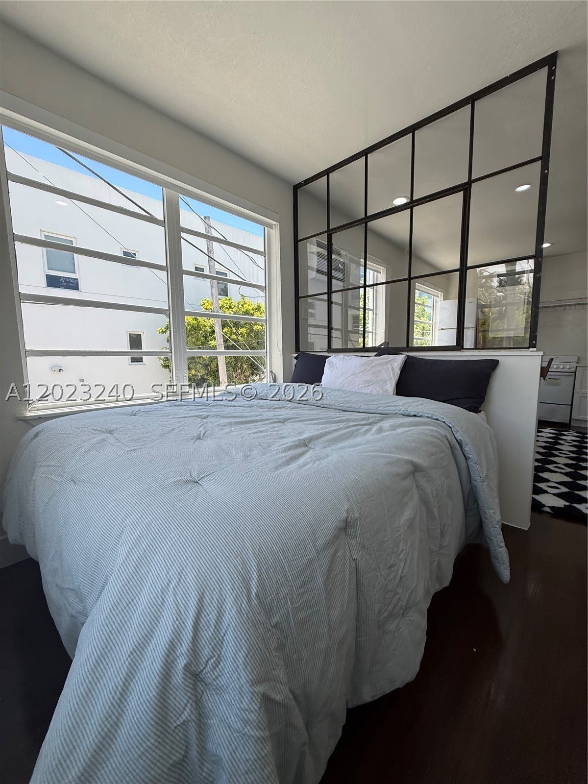 723 2nd St – photo 3