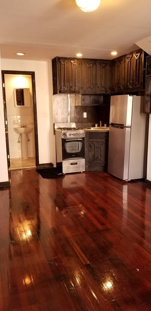 185 Avenue C – photo 3
