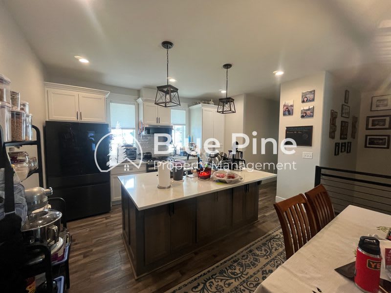 1885 Mesa Canyon Drive – photo 2
