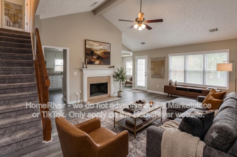 768 Wilkes Dr – photo 2