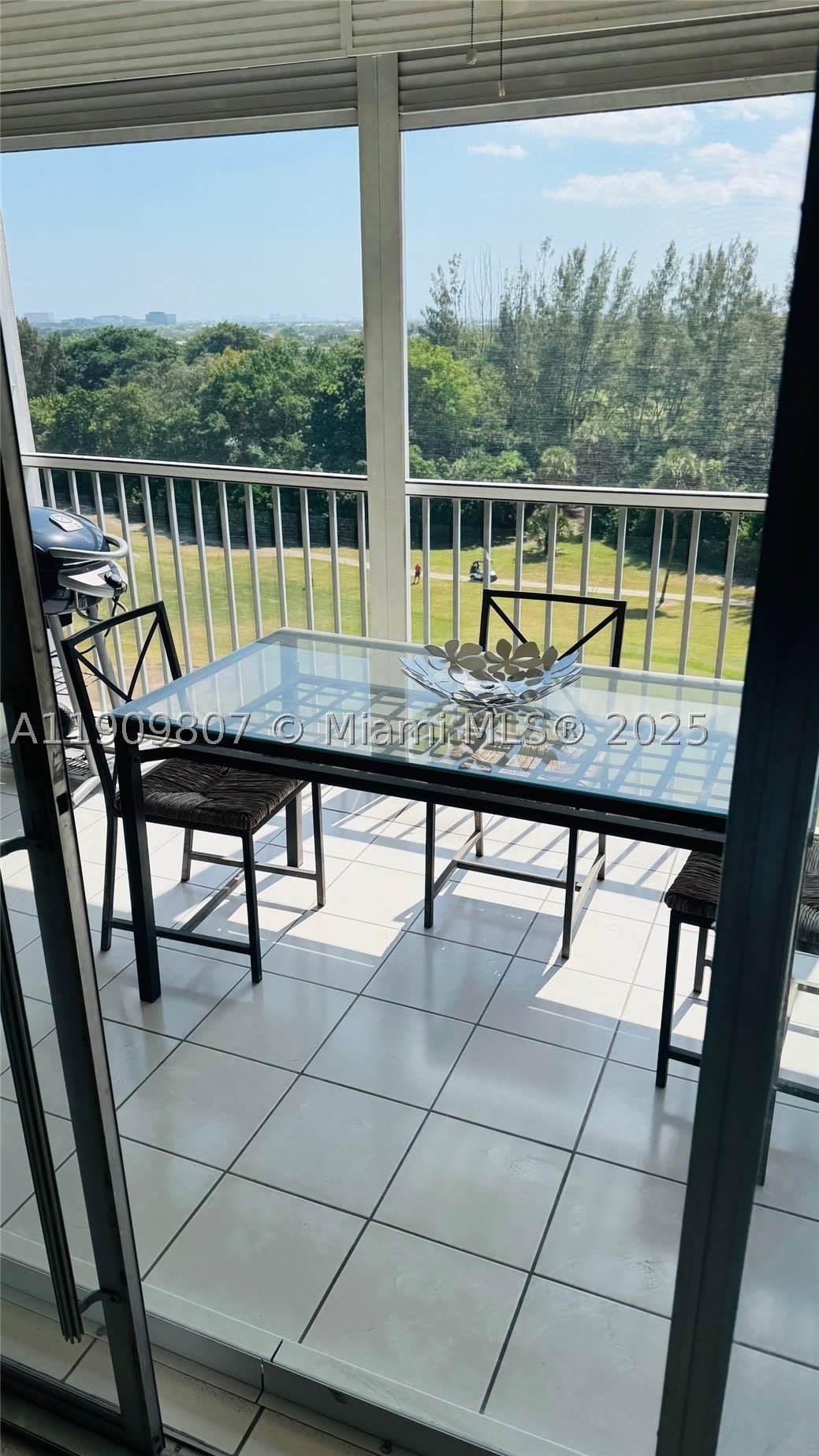 3150 N Palm Aire Dr – photo 2