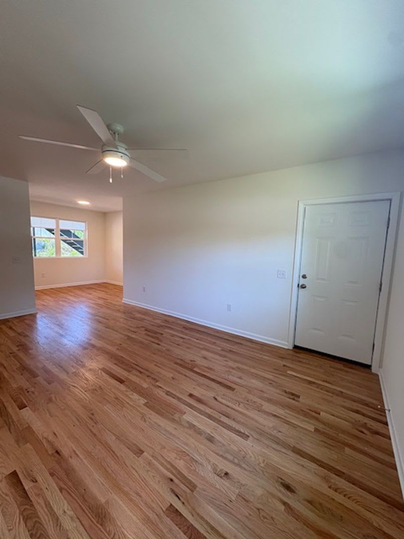 Fully Renovated Three Bedroom Condo 10 mins from MUSC! – photo 4