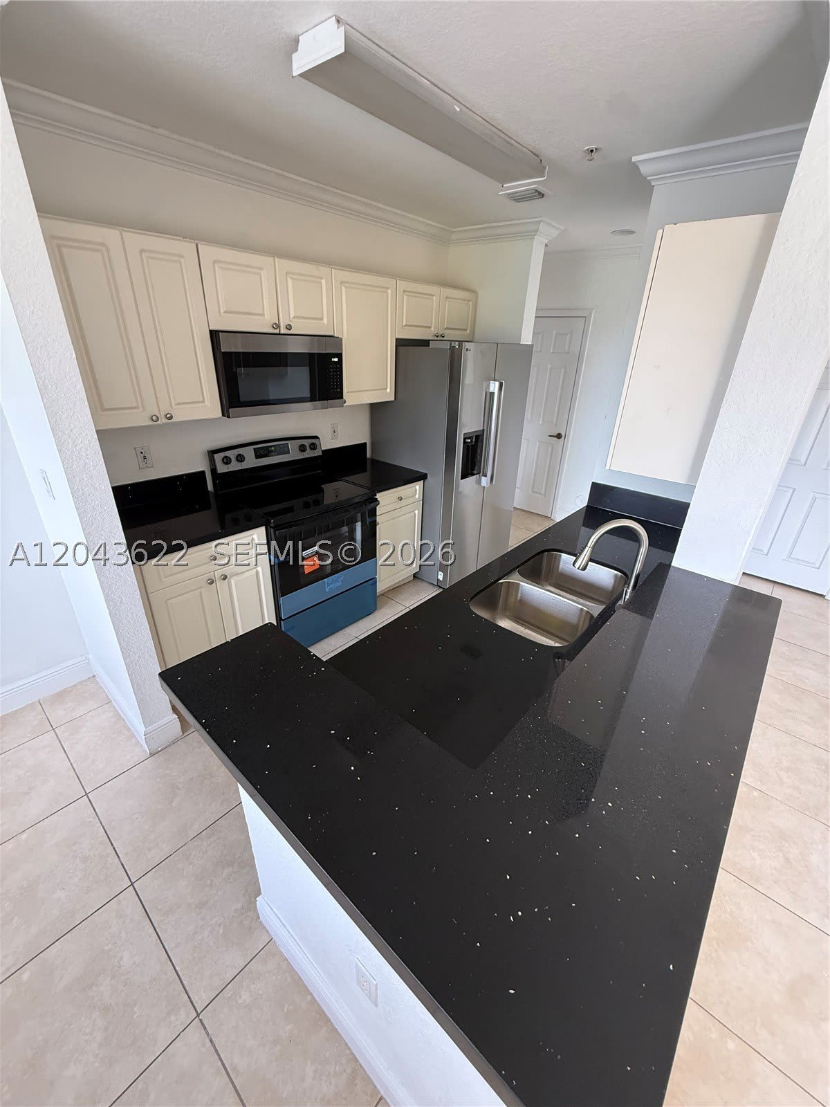 21100 Sw 87Th Ave – photo 1