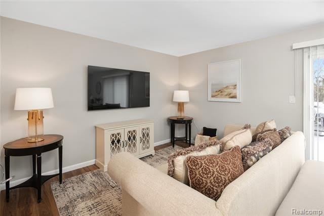 1979 Peerce Court – photo 2