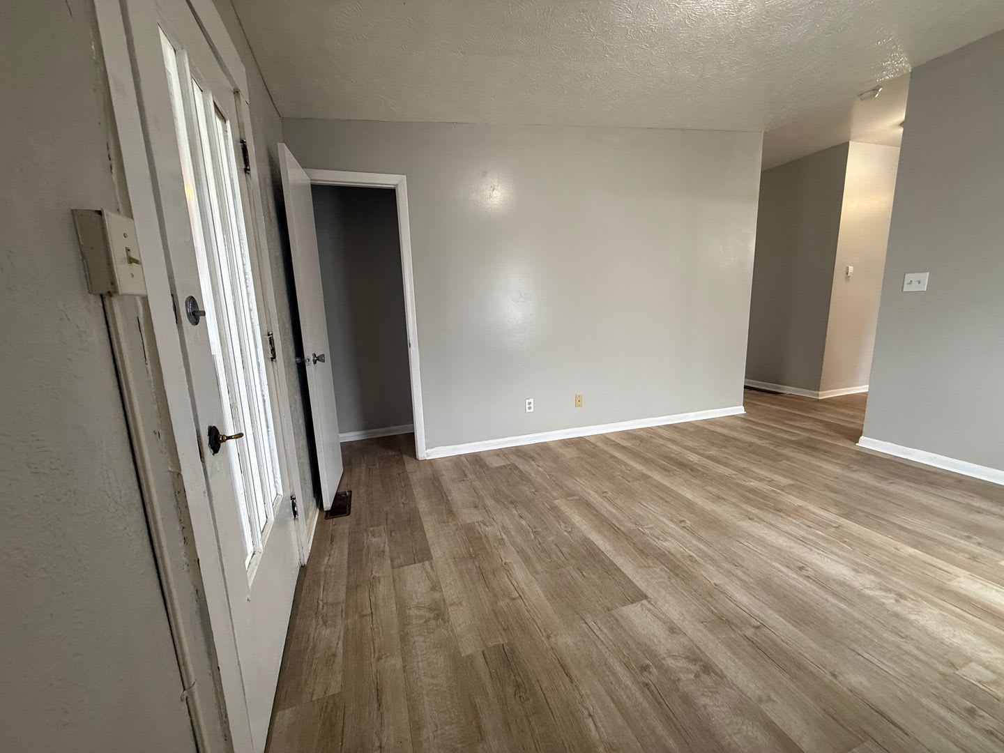 For Rent: 509 W 8th St! 3 Bed / 1 Bath House — Pet Friendly! Washer & Dryer Hookups! – photo 3