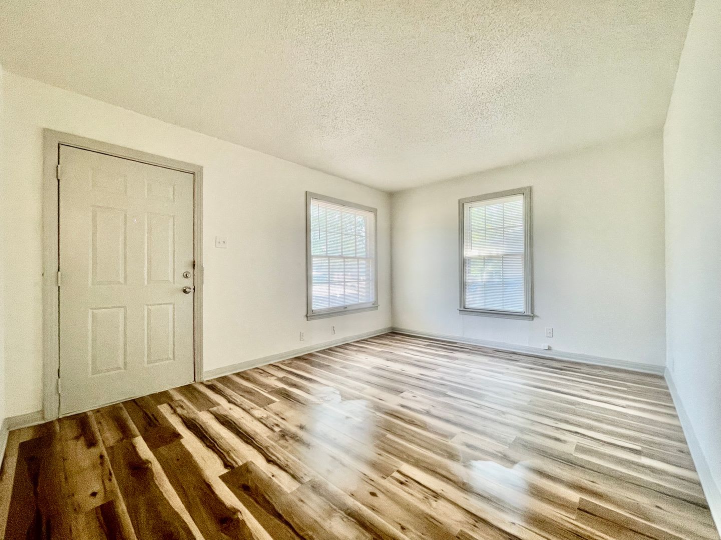Centrally Located & Fully Updated – photo 2