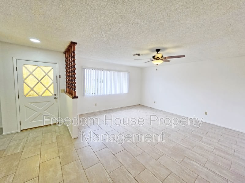 721 East Calvada Boulevard – photo 5
