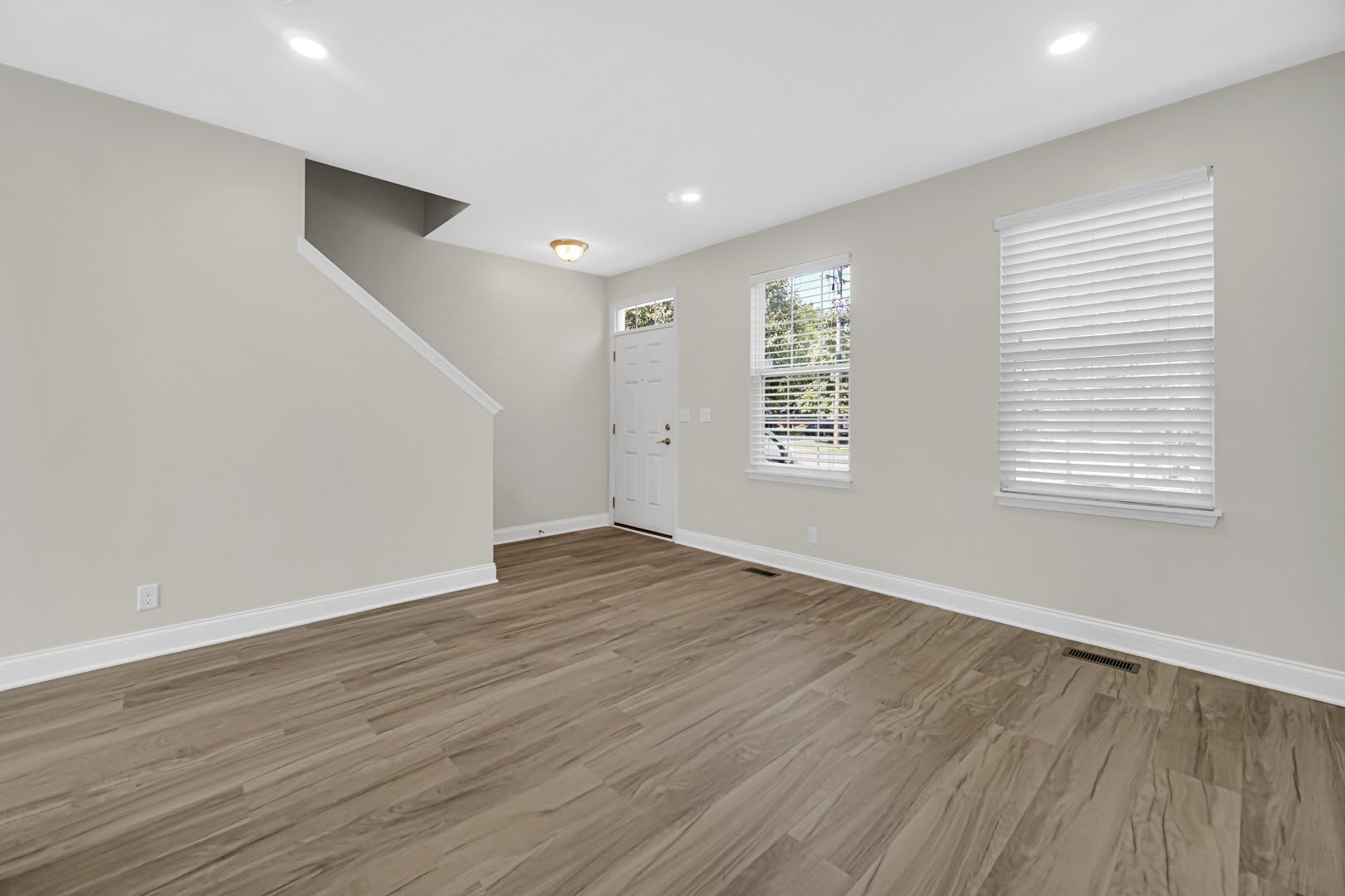 803 W Courtland Street – photo 5
