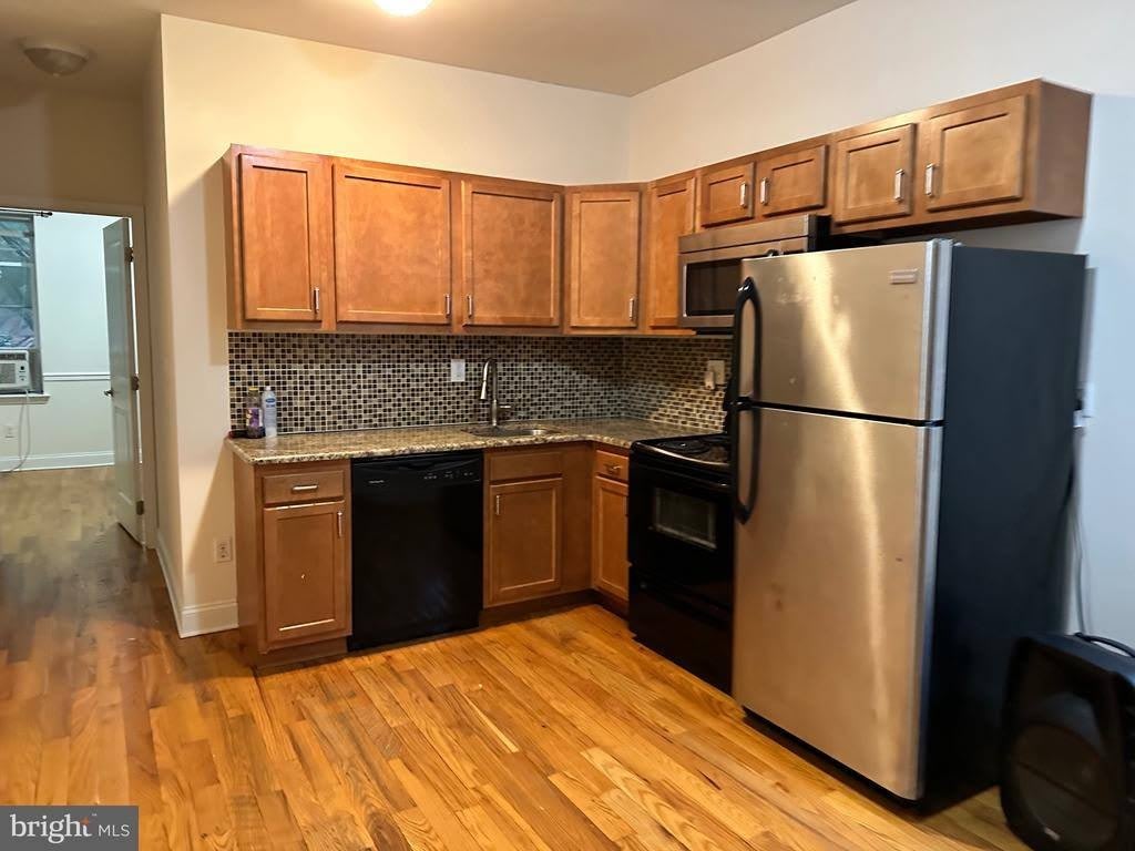 2258 North Park Avenue – photo 4