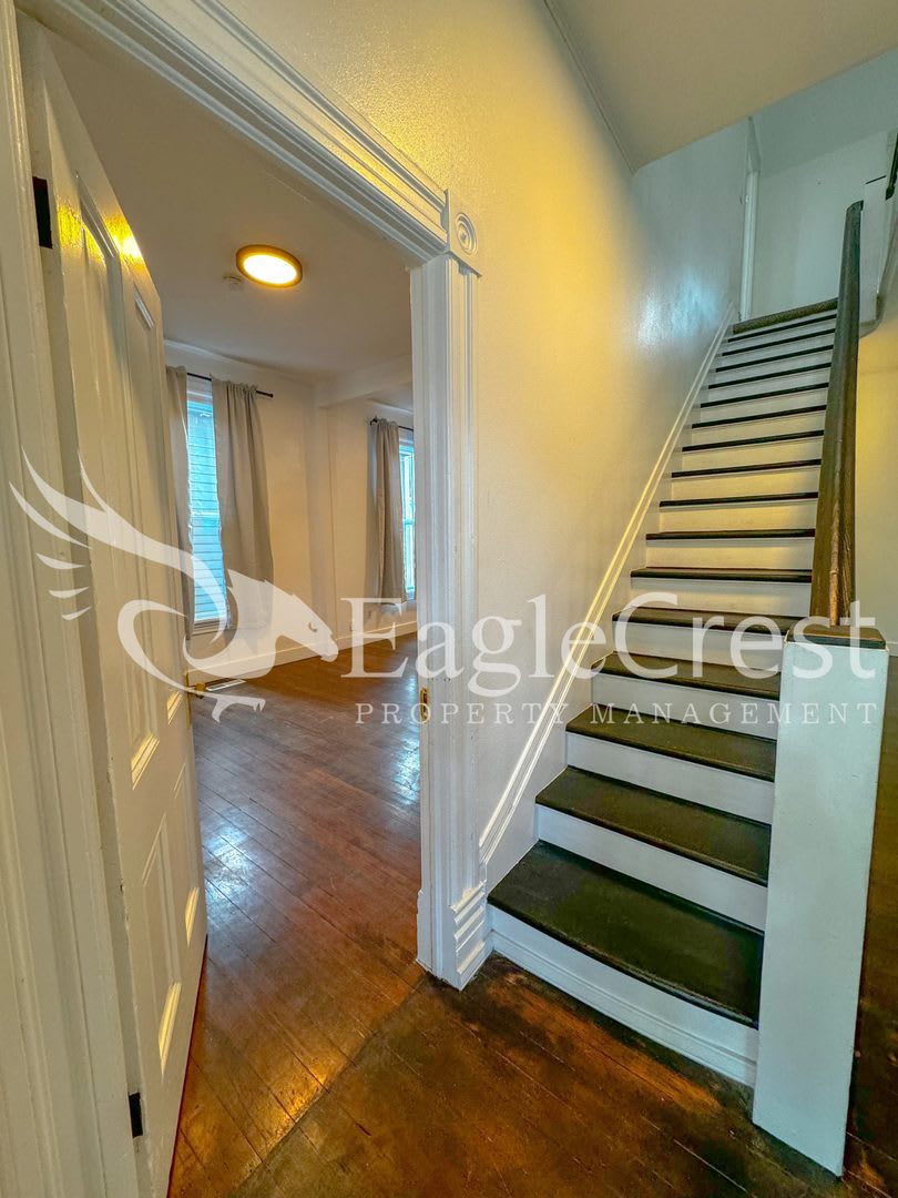Downtown Walla Walla 4 Bedroom Farmhouse with Modern Comforts $200.00 OFF 2nd MONTHS RENT!!! – photo 3
