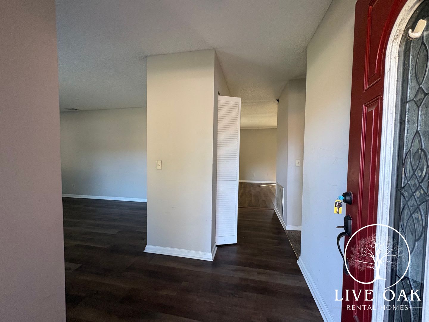 MOVE IN SPECIAL: $500 OFF 1ST MONTH'S RENT!** – photo 3