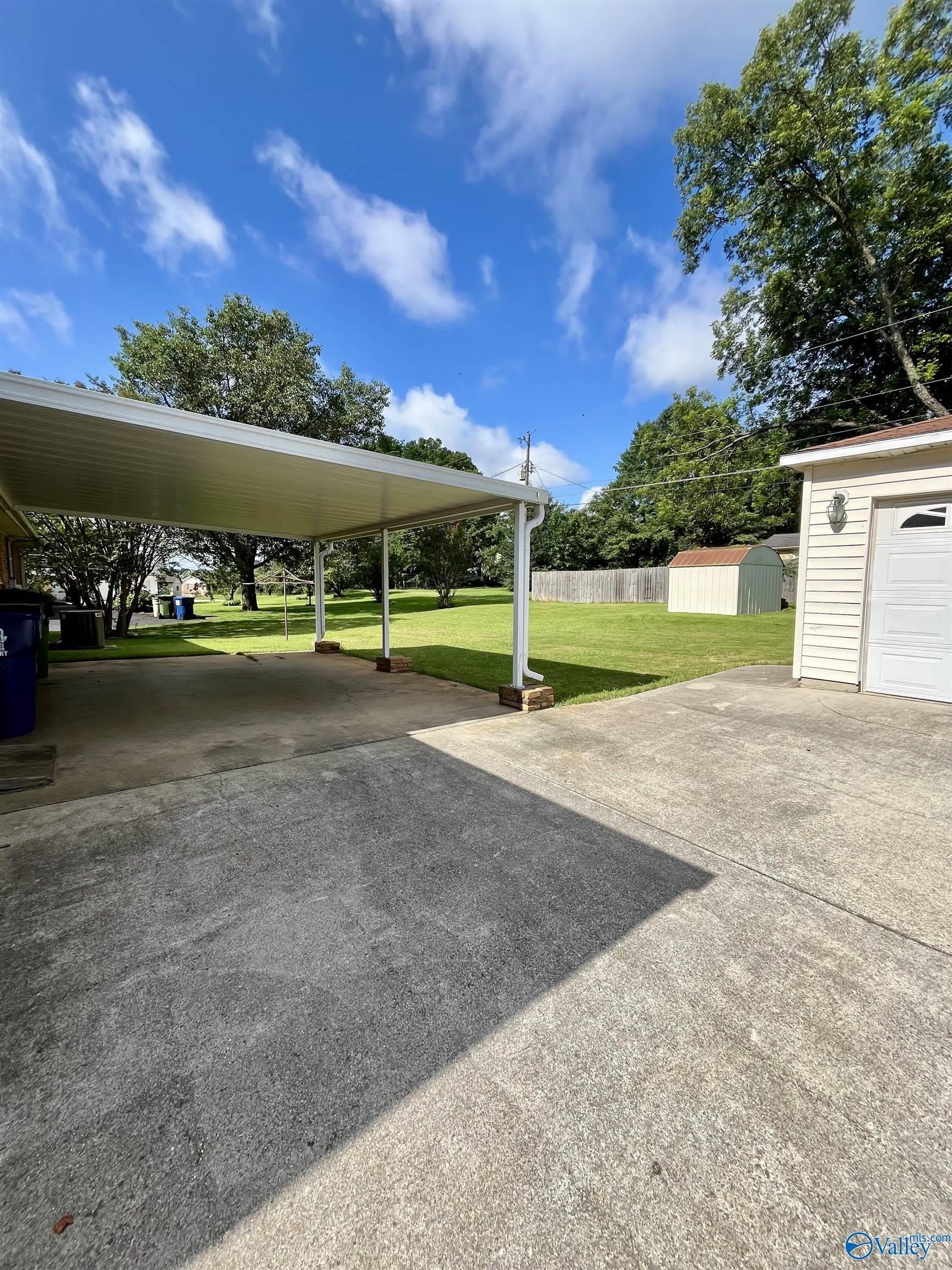415 Harolds Drive NW – photo 4
