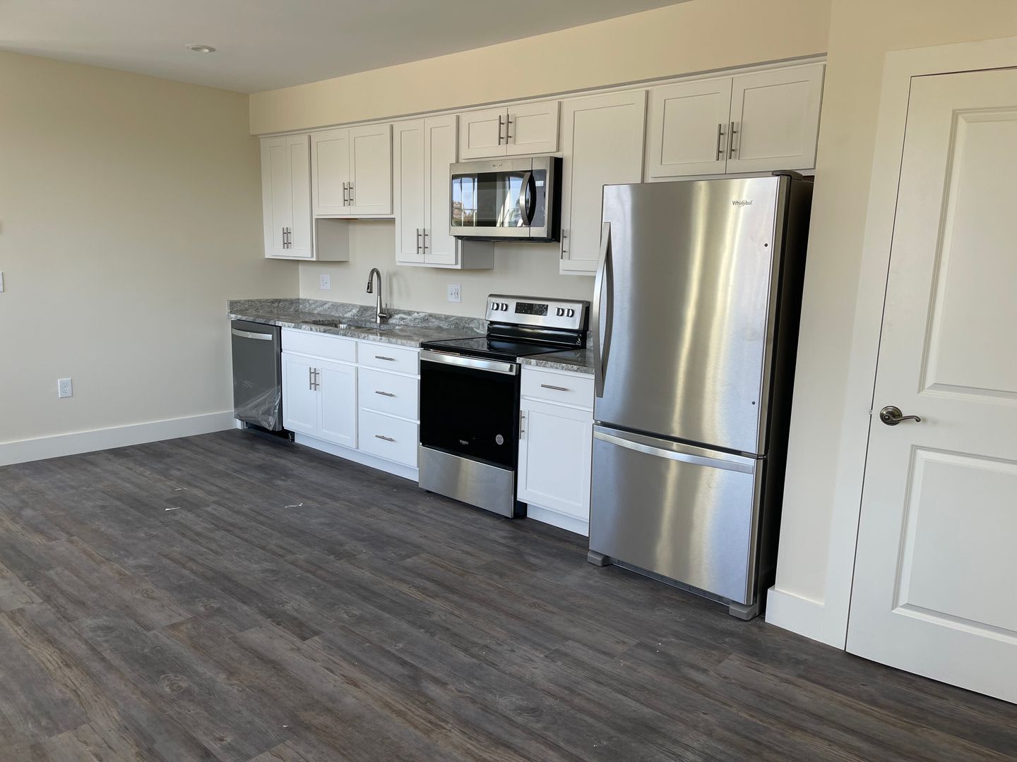 8 Main St – photo 4