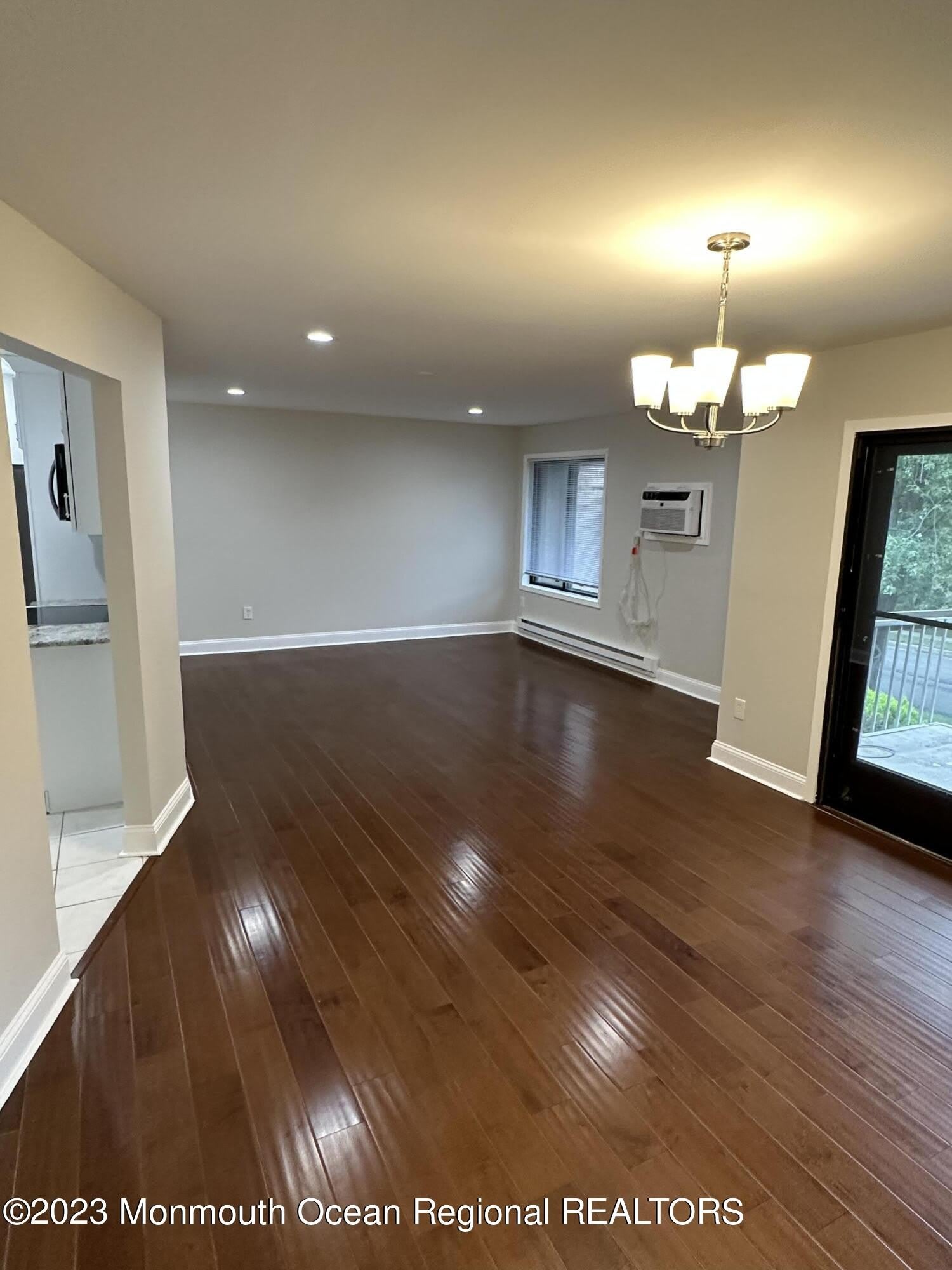 35 Amberly Drive – photo 4