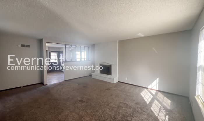 2356 South Crysler Avenue – photo 5