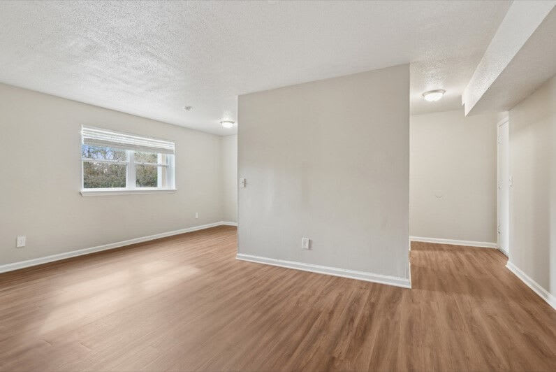 South Pointe Apartment Home – photo 4