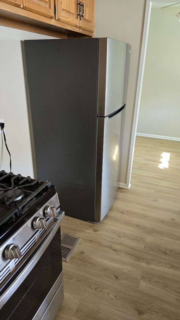 Recently Renovated 2 Bed 1 Bath – photo 5