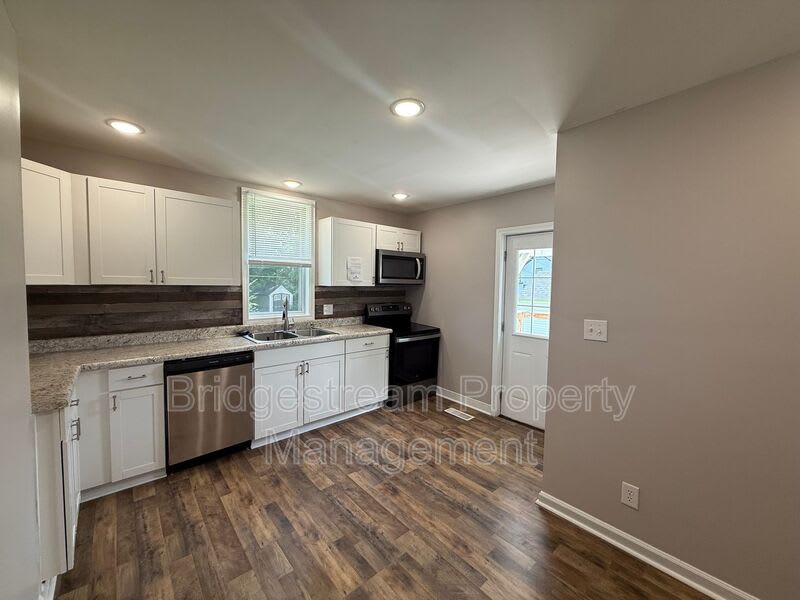 921 S Kent Lane – photo 2