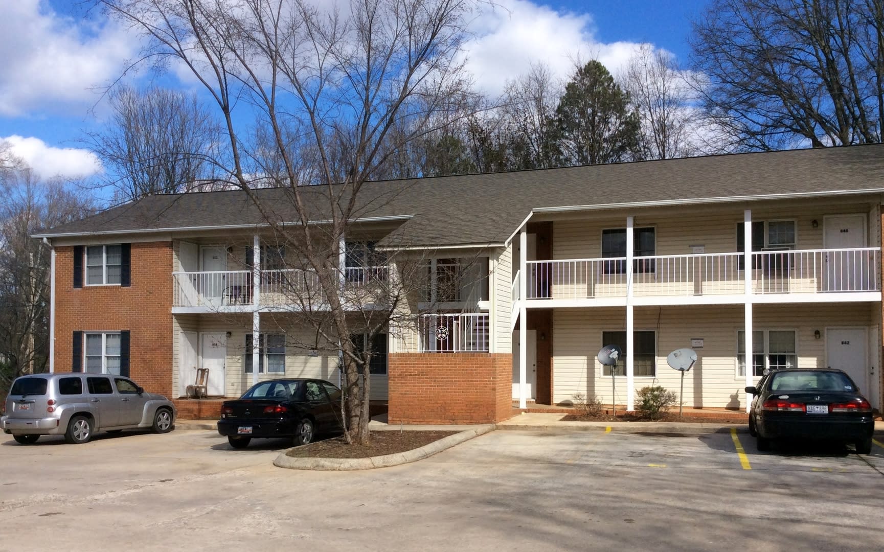 1 Bedroom, 1 Bath Cozy Apartment – photo 1