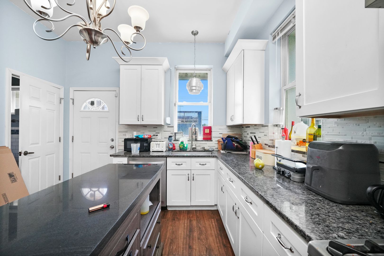 1307 S Ashland Ave. Spacious Home with 4 bedrooms – photo 2