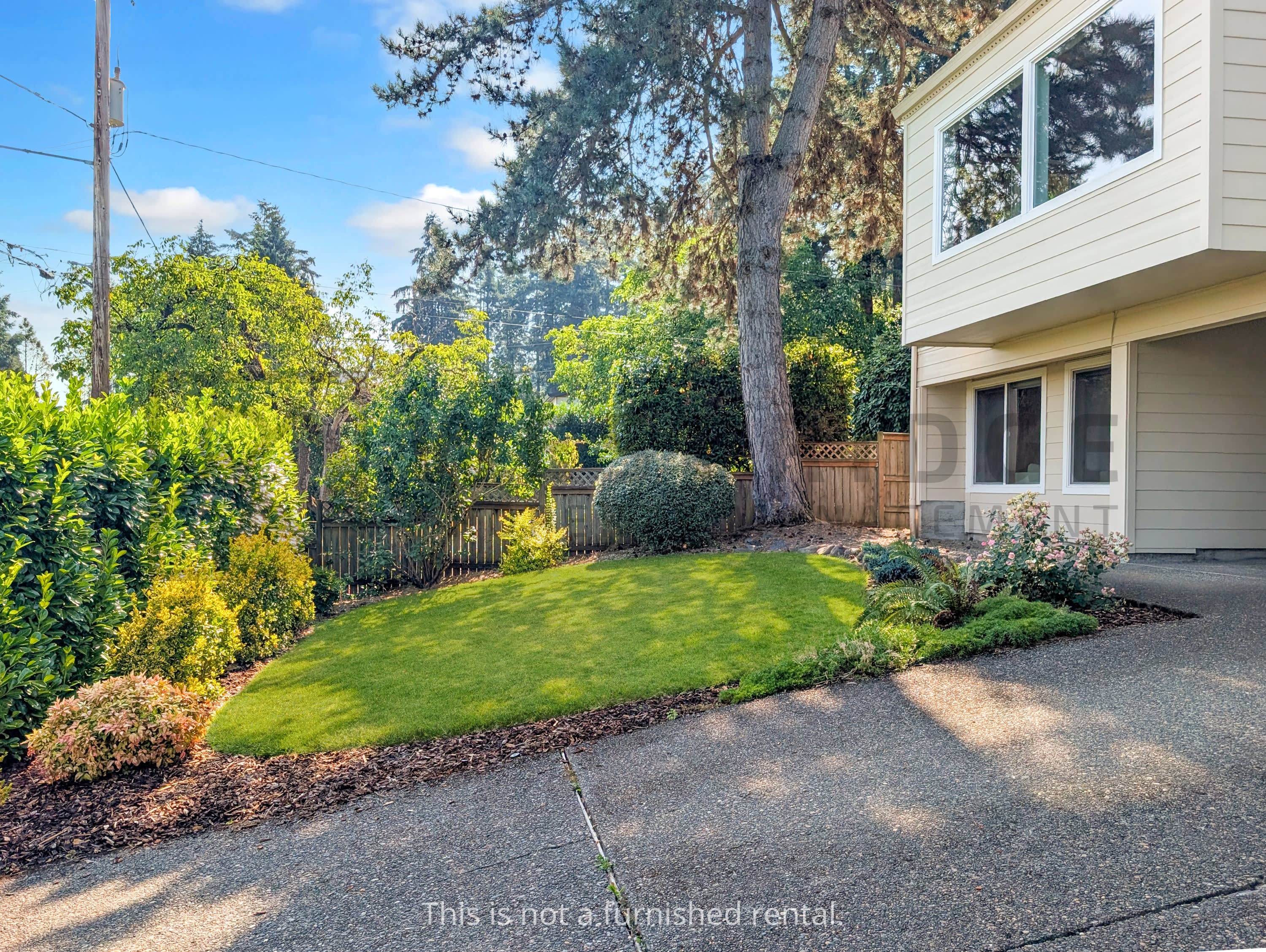 1480 Hemlock St – photo 2
