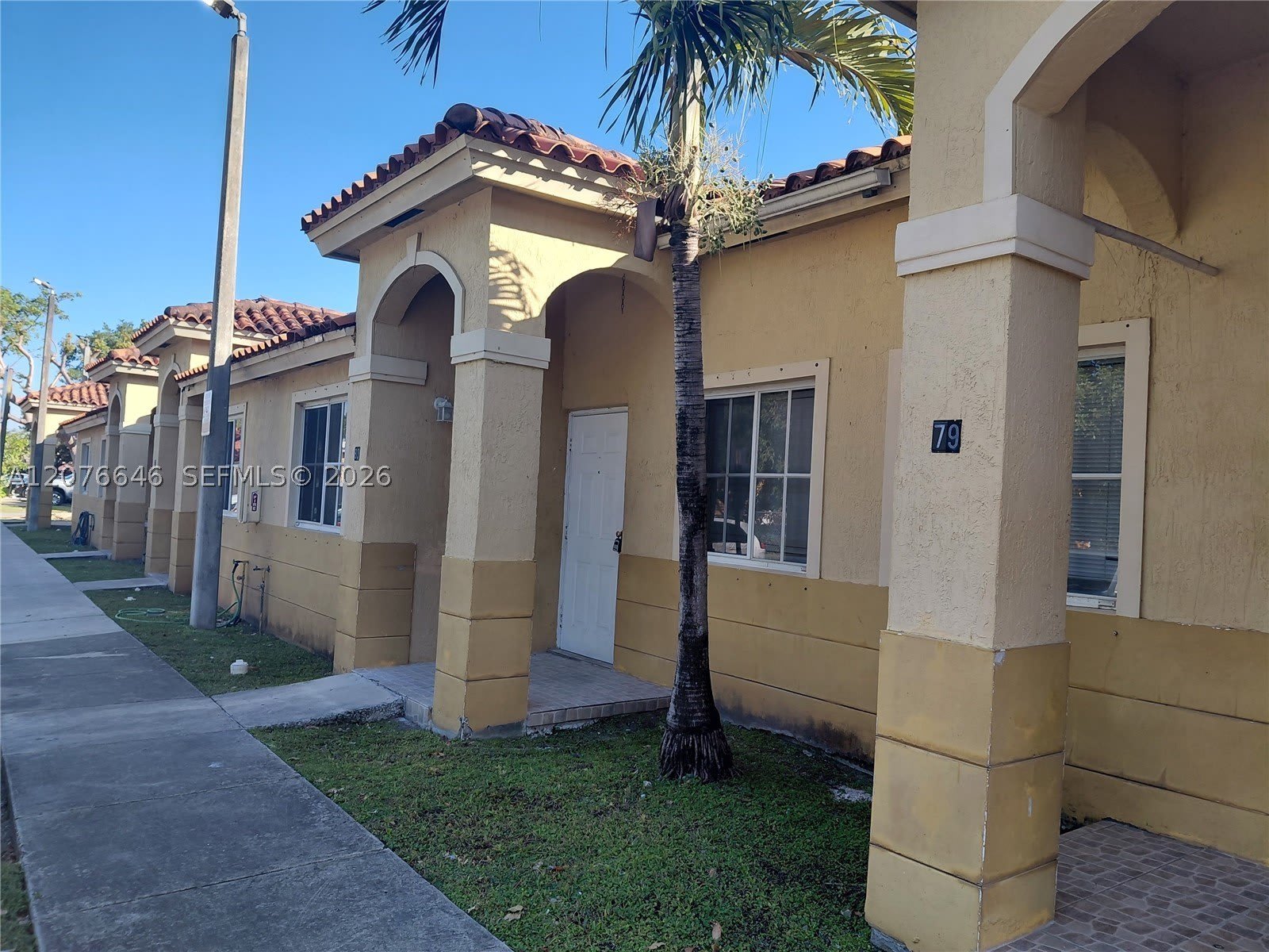 83 NE 13th Ave – photo 4