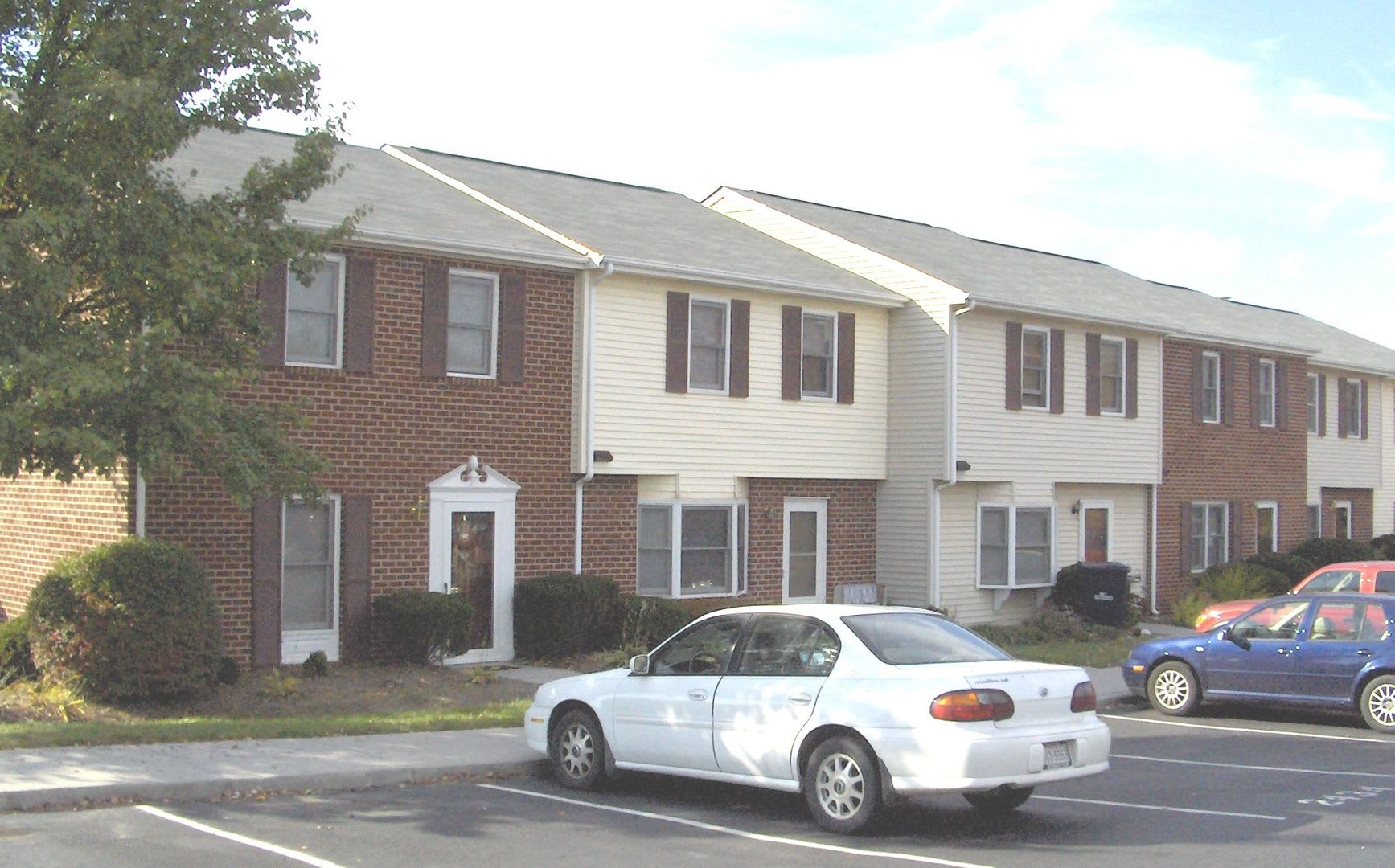 3 Bedroom 2.5 Bath Townhouse – photo 1