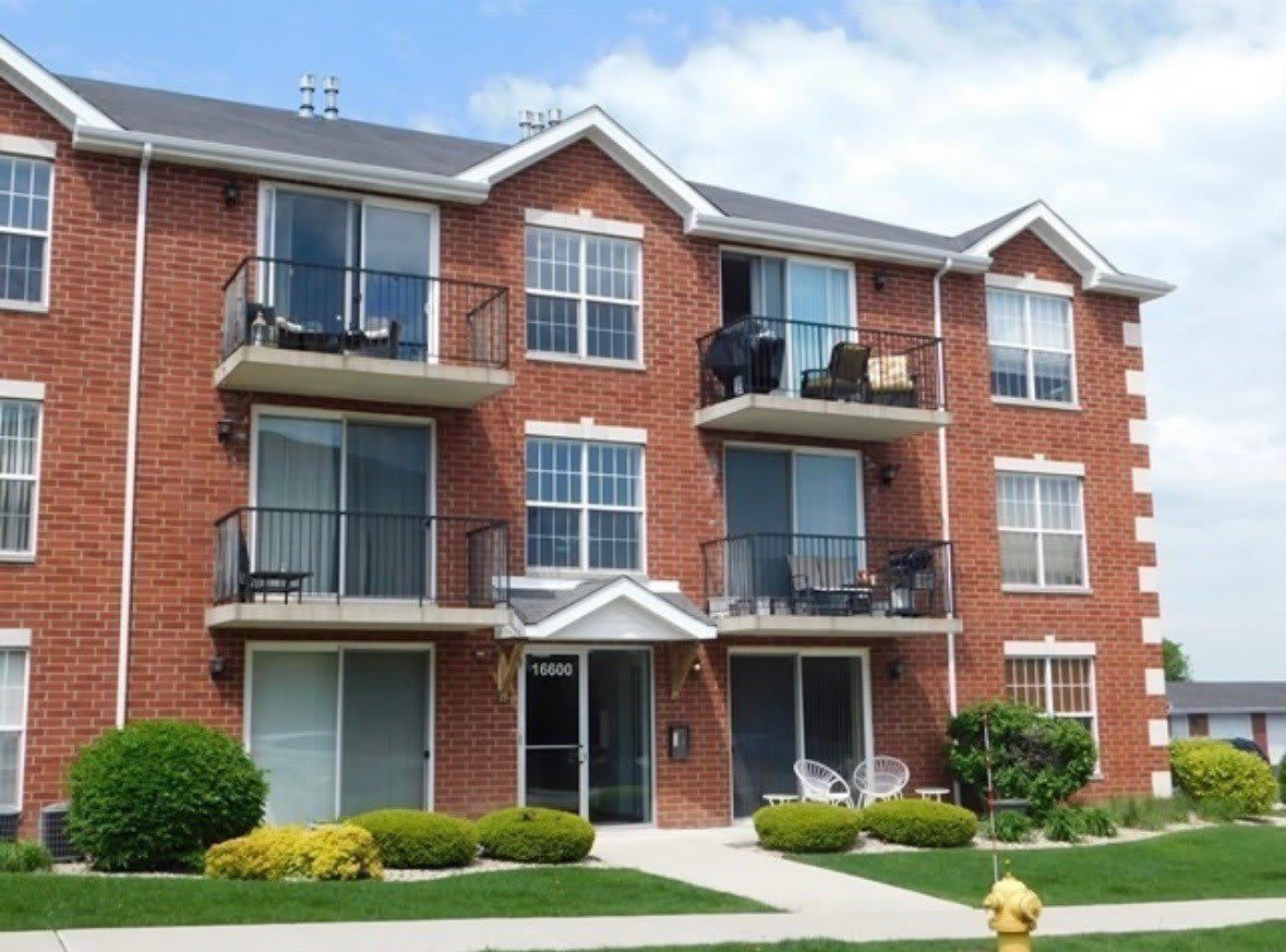 16600 Liberty Circle – photo 1