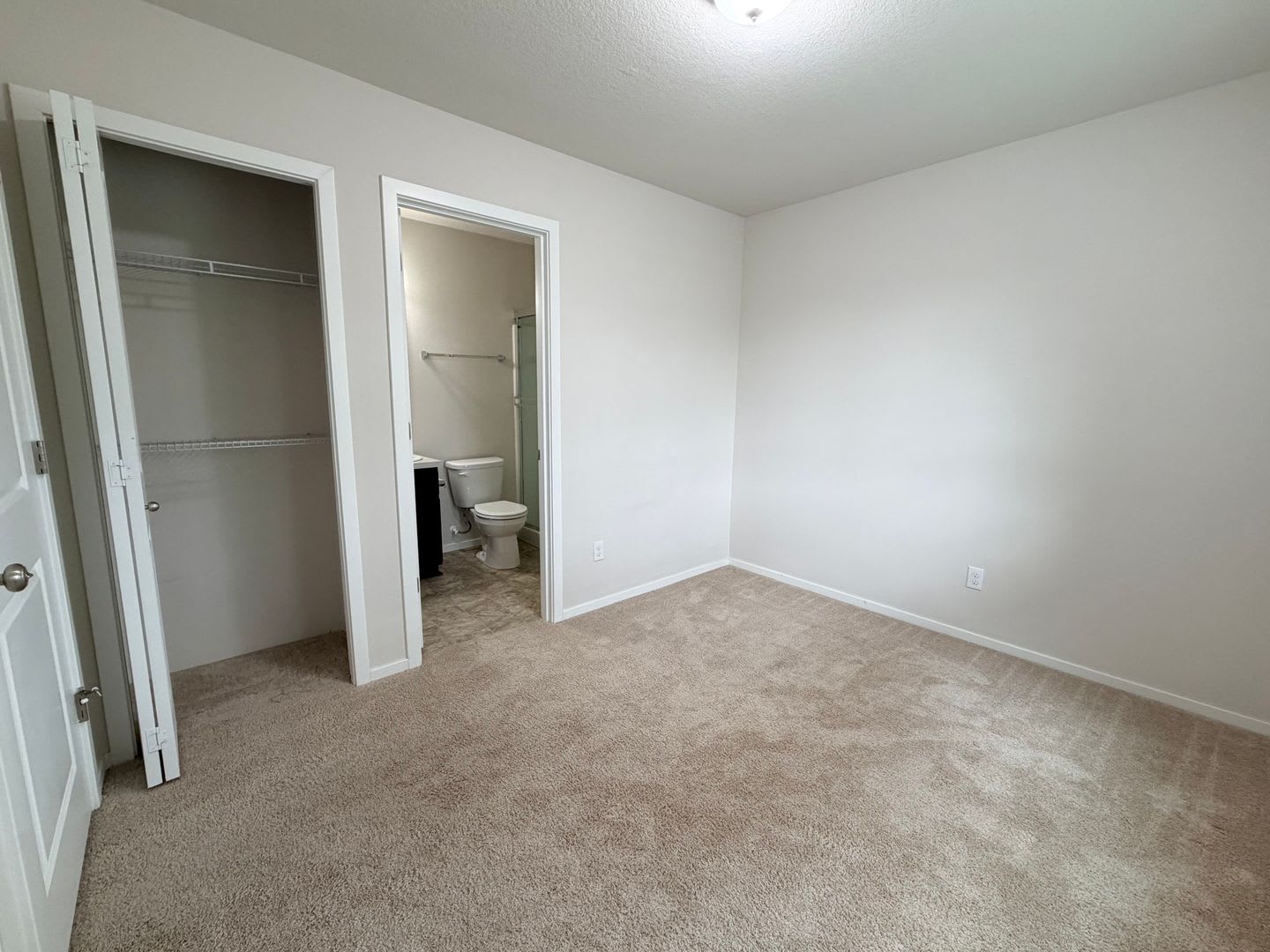 Rent-Ready 4-Bedroom Home in the Heart of Bethany! – photo 4