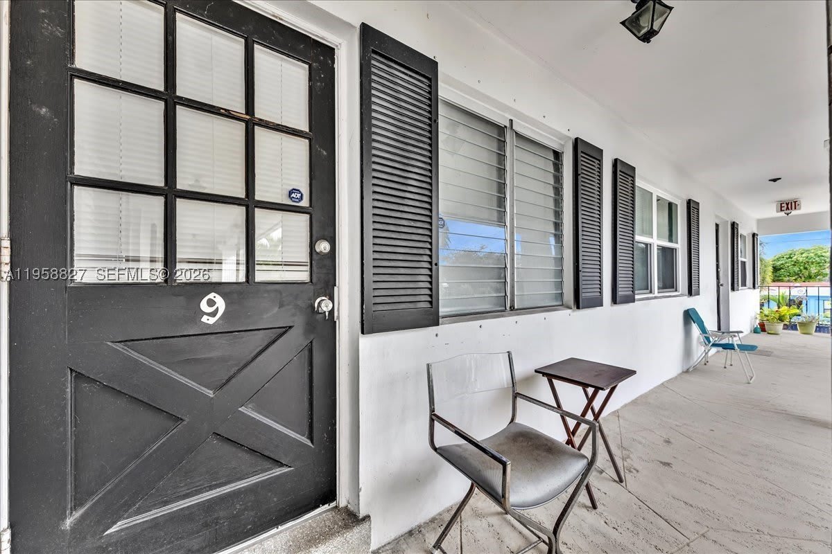 707 S 19Th Ave – photo 2
