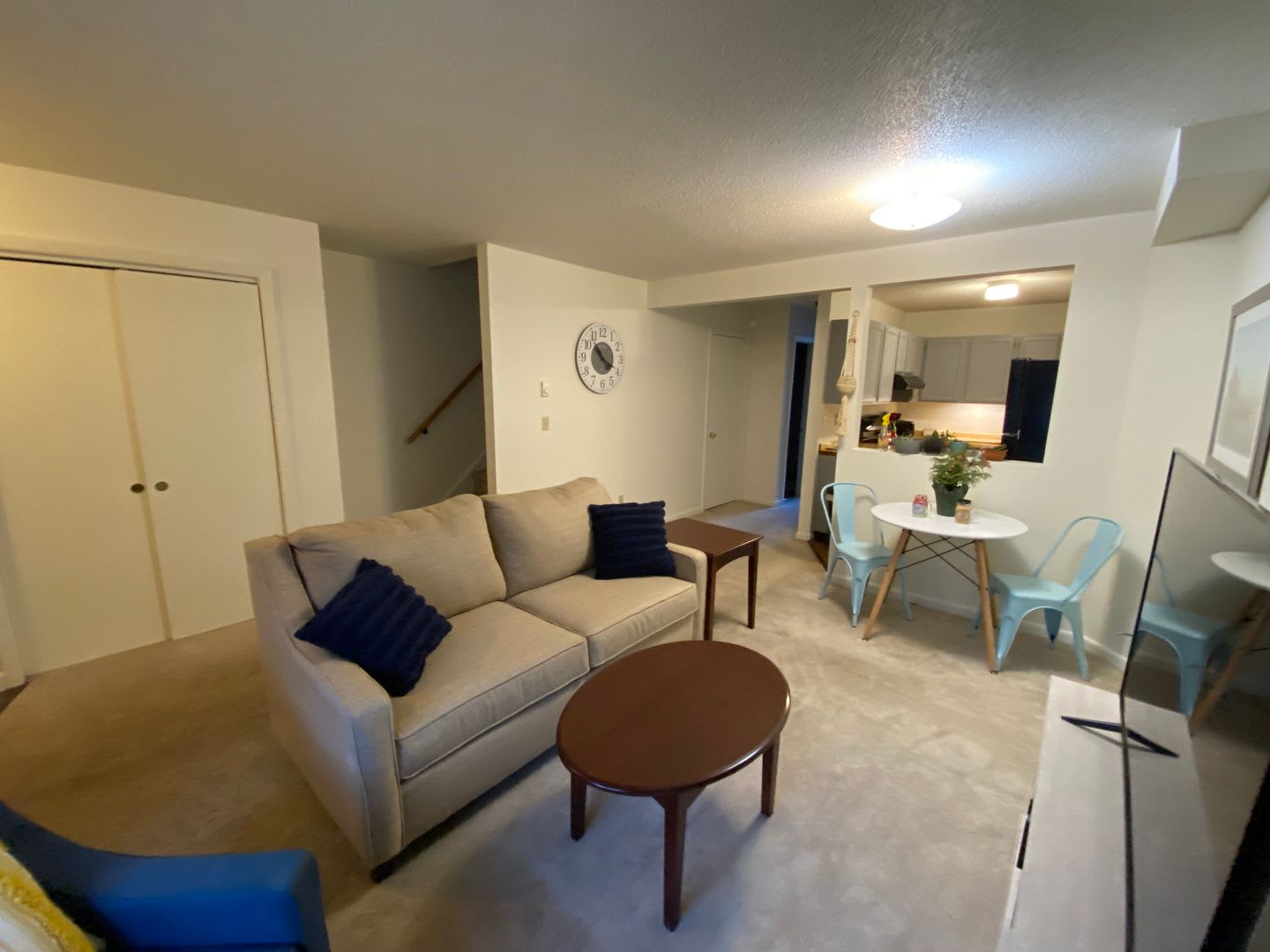 4-Bedroom Student Townhomes in the Heart of Burlington – photo 2