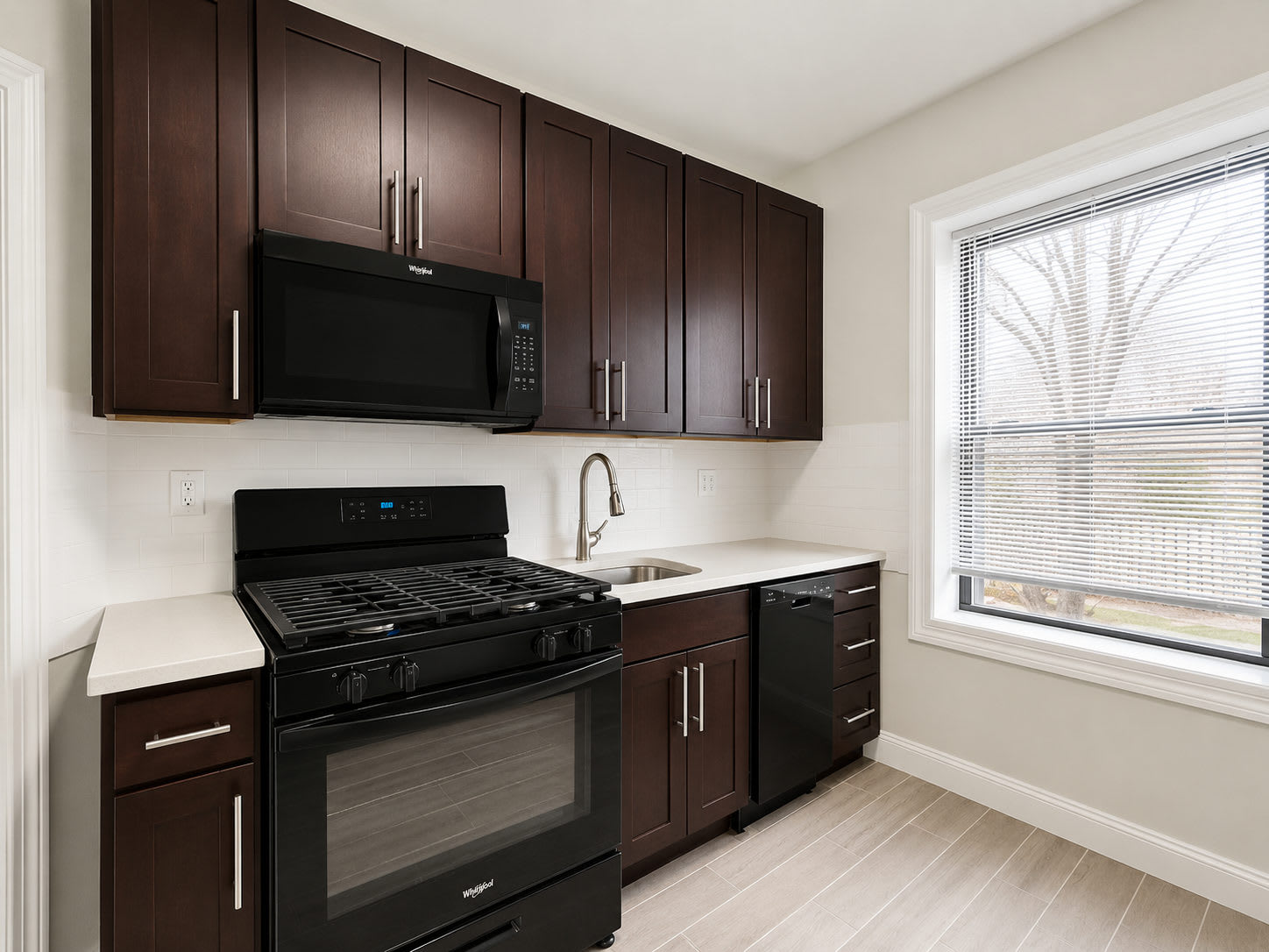 206 Montgomery Street Apartments – photo 1